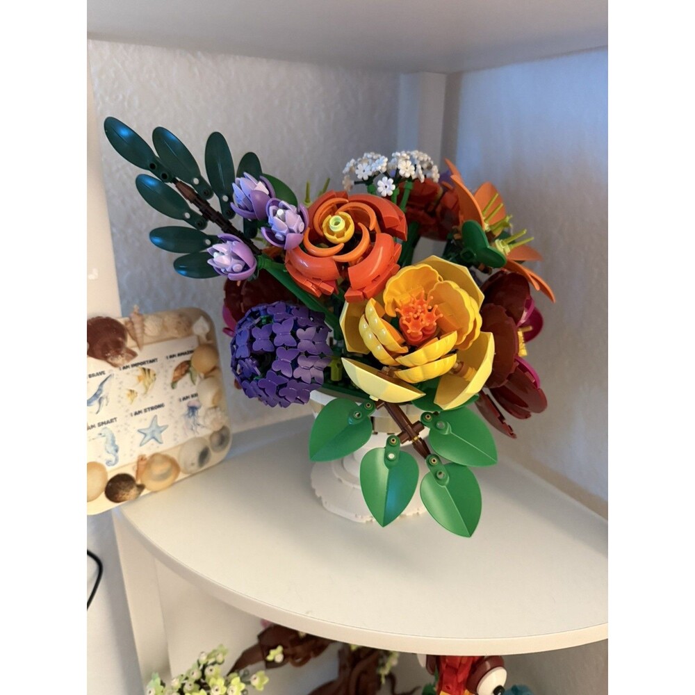 LEGO Botanicals Flower Arrangement 10345 Complete w/ Vase Instructions Pre-Owned